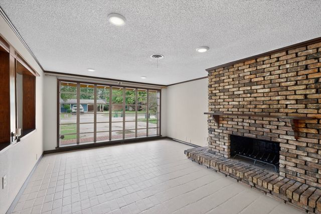 1903 Skylark Drive, Arlington, TX 76010