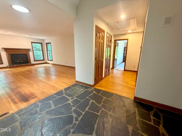 6 Burnwood Place, Chapel Hill, NC 27517