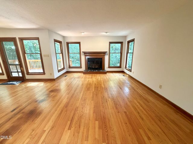 6 Burnwood Place, Chapel Hill, NC 27517