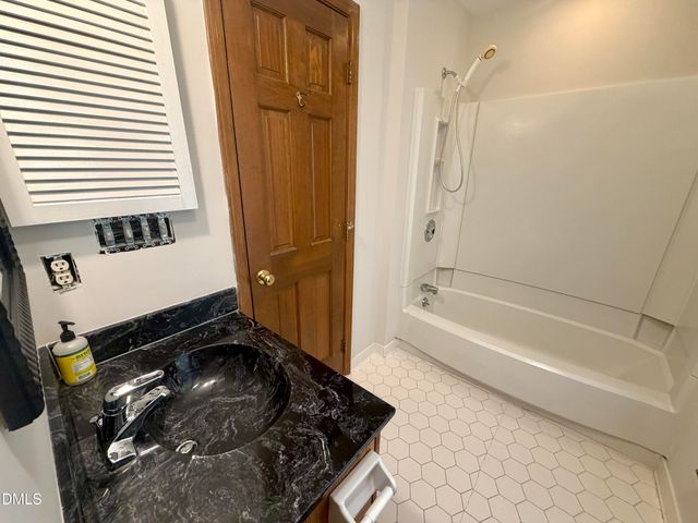 6 Burnwood Place, Chapel Hill, NC 27517