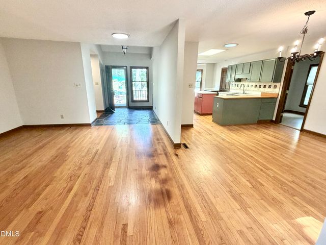 6 Burnwood Place, Chapel Hill, NC 27517
