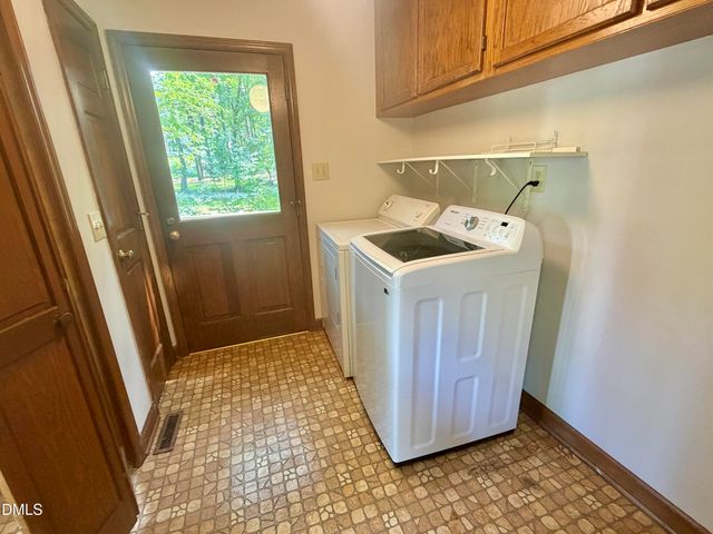 6 Burnwood Place, Chapel Hill, NC 27517