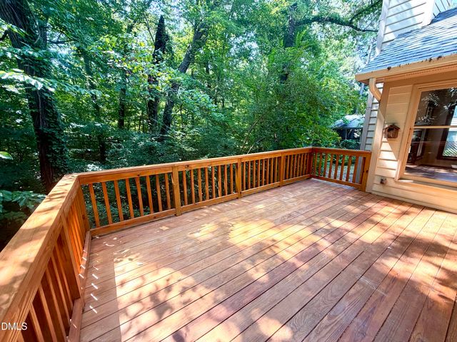 6 Burnwood Place, Chapel Hill, NC 27517
