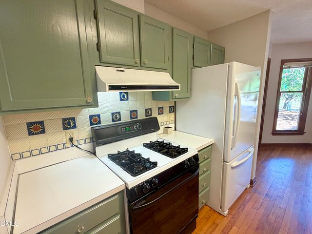 6 Burnwood Place, Chapel Hill, NC 27517