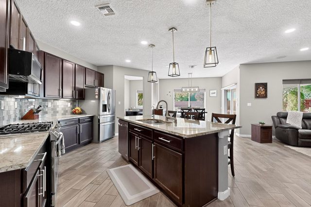 123 Las Medanales Court NE, Rio Rancho, NM 87124