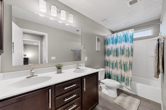 123 Las Medanales Court NE, Rio Rancho, NM 87124