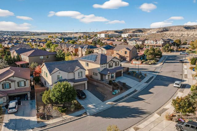 123 Las Medanales Court NE, Rio Rancho, NM 87124