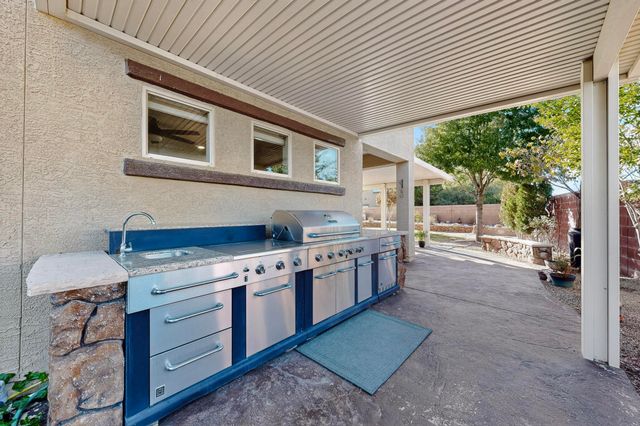 123 Las Medanales Court NE, Rio Rancho, NM 87124