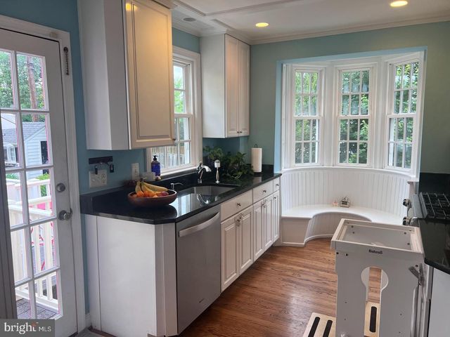 4932 34TH ST N, Arlington, VA 22207