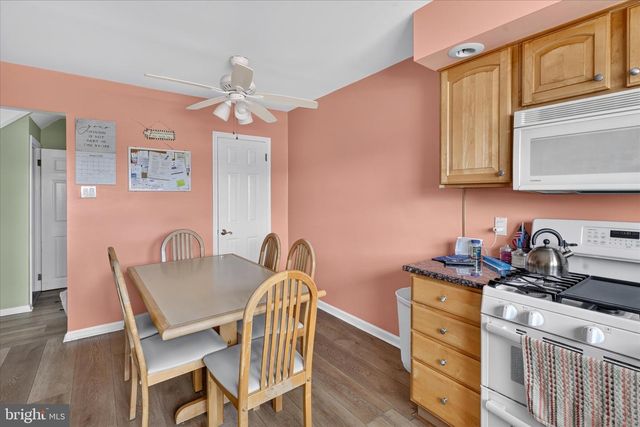 606 ARTWOOD DR, Philadelphia, PA 19115