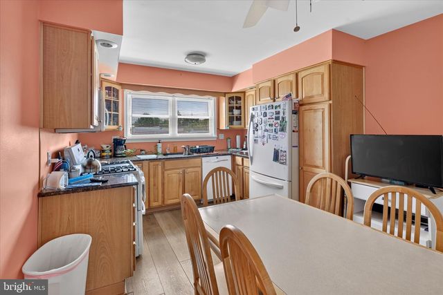 606 ARTWOOD DR, Philadelphia, PA 19115