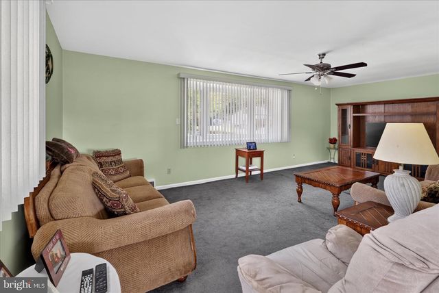 606 ARTWOOD DR, Philadelphia, PA 19115