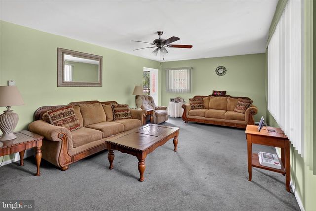 606 ARTWOOD DR, Philadelphia, PA 19115