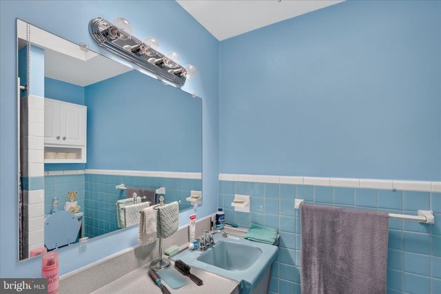 606 ARTWOOD DR, Philadelphia, PA 19115