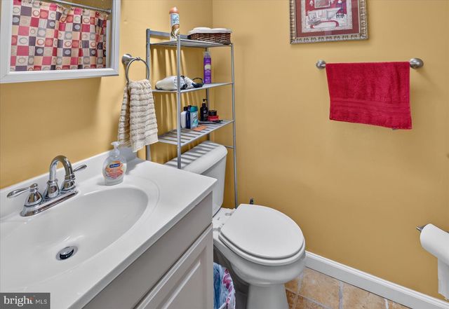 606 ARTWOOD DR, Philadelphia, PA 19115