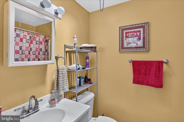 606 ARTWOOD DR, Philadelphia, PA 19115