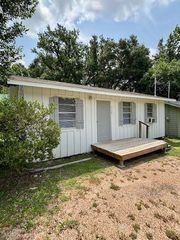 519 Mcguire Road, Huntsville, TX 77340