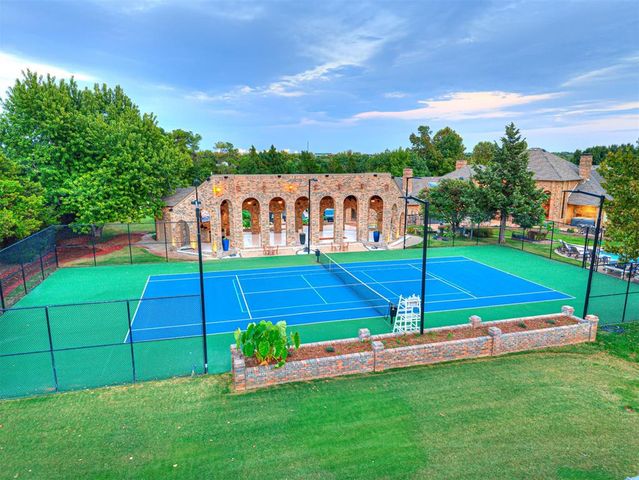 2605 Oakcrest Drive, Edmond, OK 73012