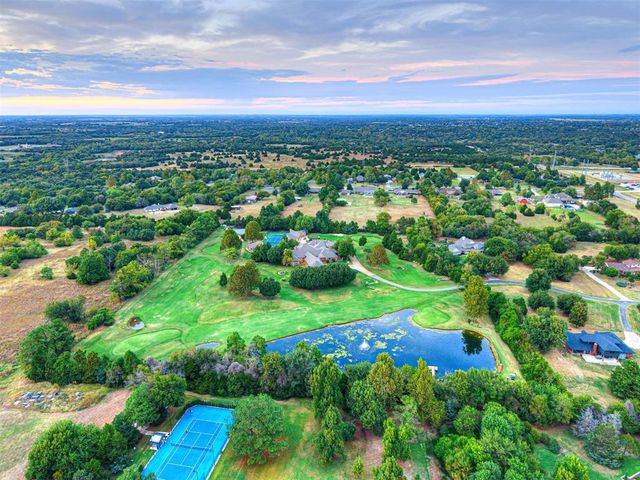 2605 Oakcrest Drive, Edmond, OK 73012