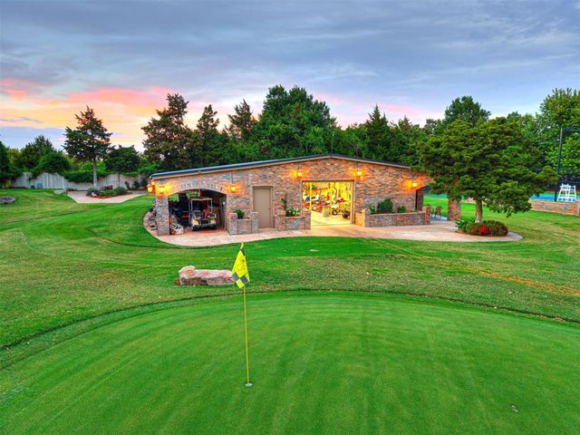 2605 Oakcrest Drive, Edmond, OK 73012