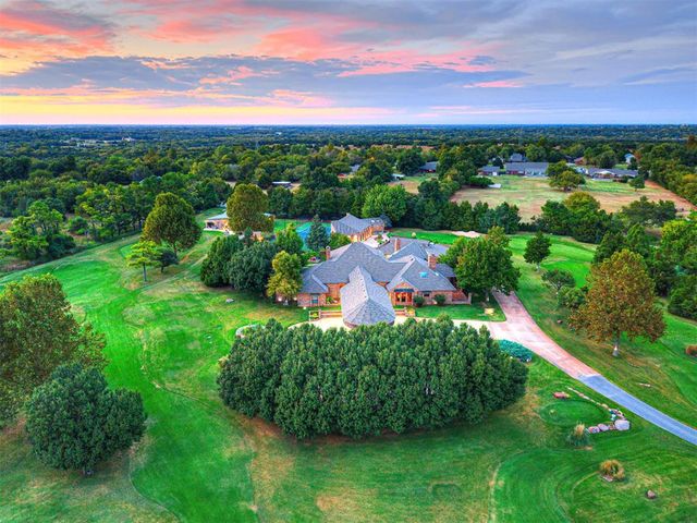 2605 Oakcrest Drive, Edmond, OK 73012