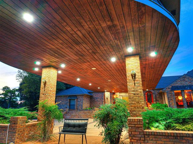 2605 Oakcrest Drive, Edmond, OK 73012