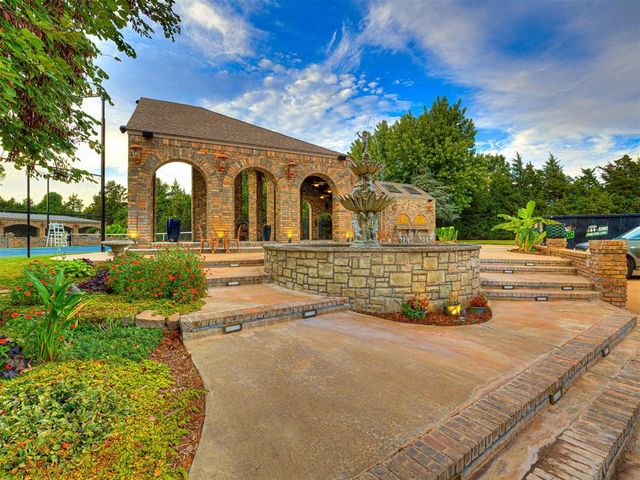 2605 Oakcrest Drive, Edmond, OK 73012