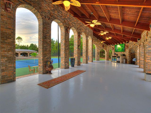 2605 Oakcrest Drive, Edmond, OK 73012