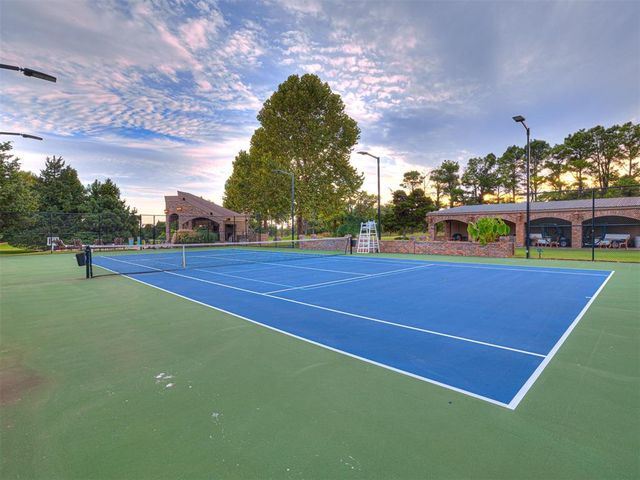 2605 Oakcrest Drive, Edmond, OK 73012