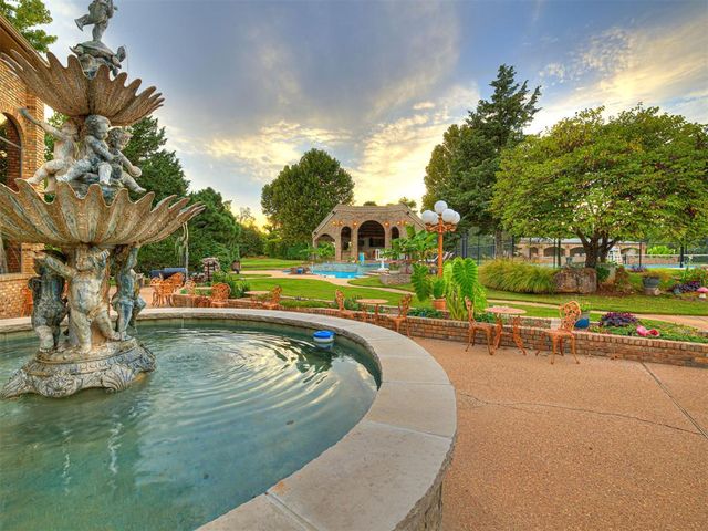 2605 Oakcrest Drive, Edmond, OK 73012