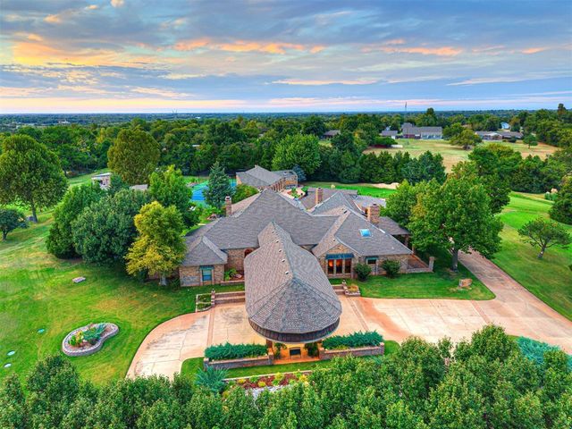 2605 Oakcrest Drive, Edmond, OK 73012
