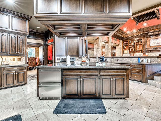 2605 Oakcrest Drive, Edmond, OK 73012