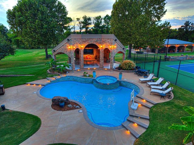 2605 Oakcrest Drive, Edmond, OK 73012