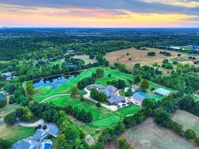 2605 Oakcrest Drive, Edmond, OK 73012