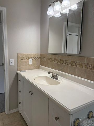 3021 Ranchette Sq, Gulf Breeze, FL 32563