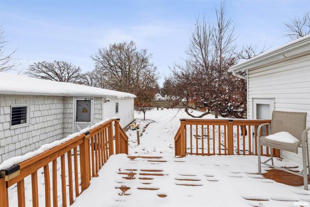 864 W GROVE Street, Galesburg, IL 61401