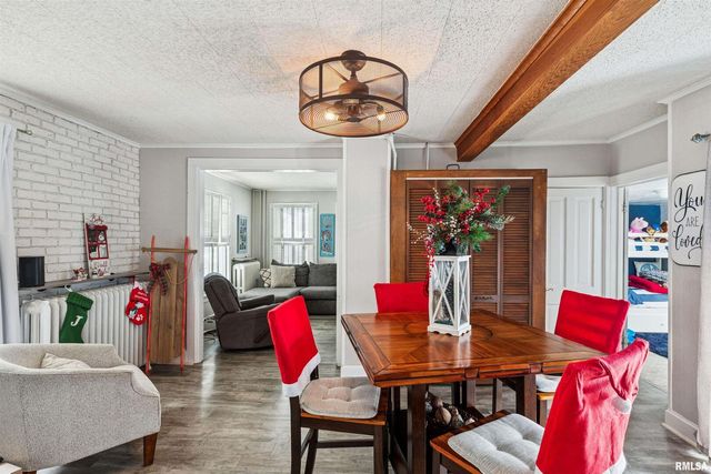 864 W GROVE Street, Galesburg, IL 61401