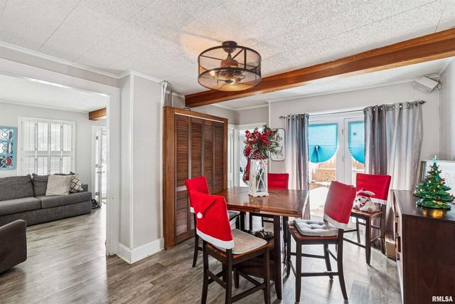 864 W GROVE Street, Galesburg, IL 61401