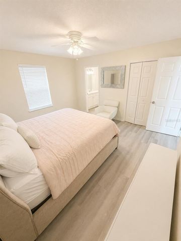 5322 11TH STREET CIRCLE E 5322, Bradenton, FL 34203