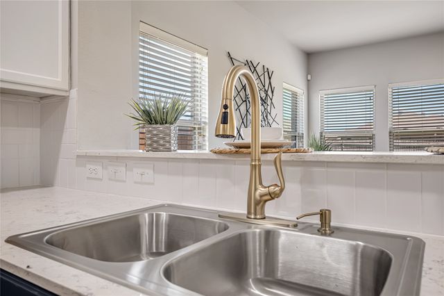 1981 Rainwater Way, Lancaster, TX 75146