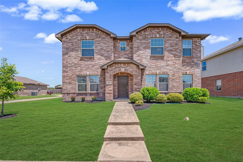 1981 Rainwater Way, Lancaster, TX 75146