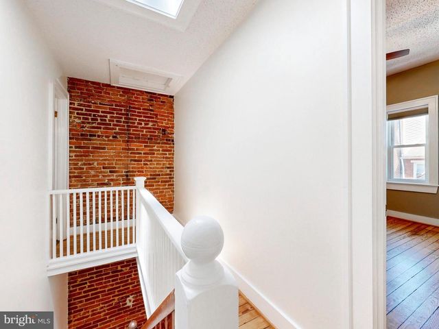 220 S CASTLE ST, Baltimore, MD 21231