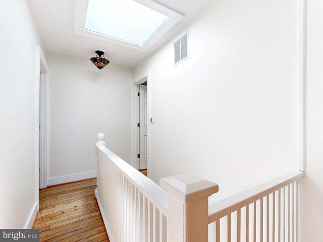 220 S CASTLE ST, Baltimore, MD 21231