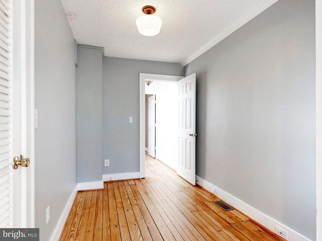 220 S CASTLE ST, Baltimore, MD 21231