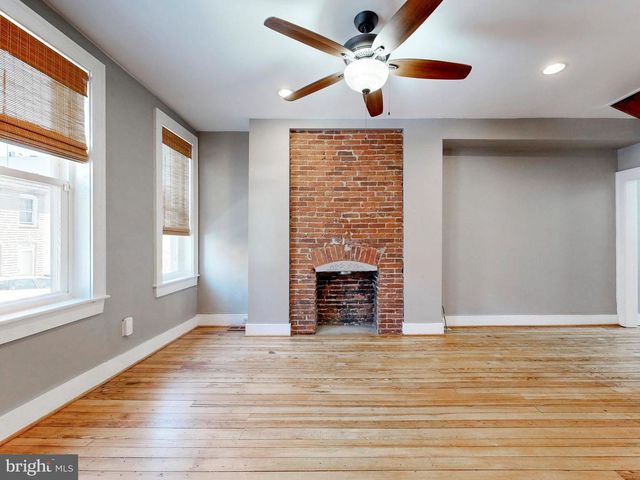 220 S CASTLE ST, Baltimore, MD 21231