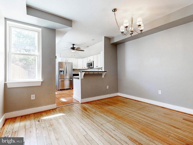 220 S CASTLE ST, Baltimore, MD 21231