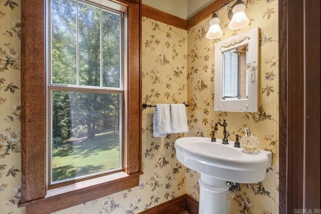 990 Buckwood Road, Bauxite, AR 72011