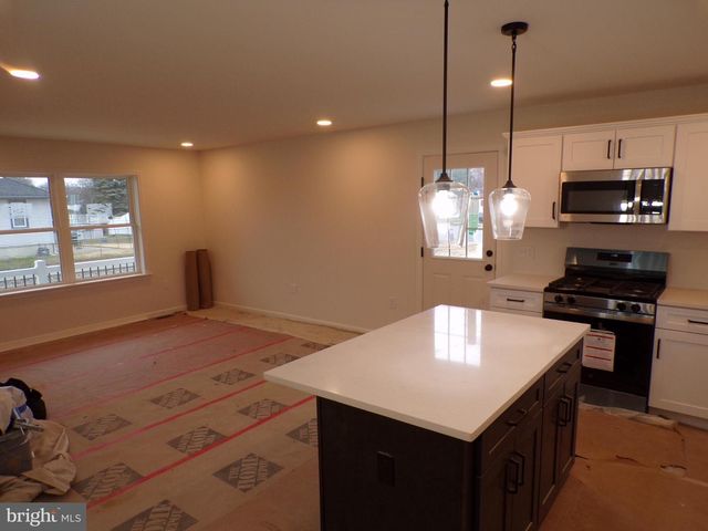 1 MYRTLE AVE, Gloucester City, NJ 08030