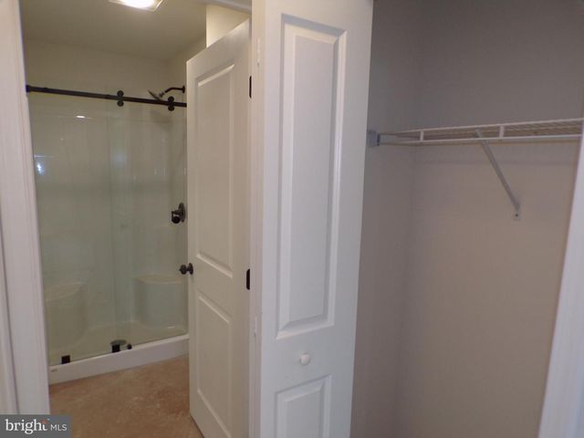 1 MYRTLE AVE, Gloucester City, NJ 08030