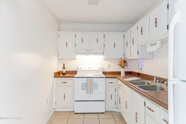 2711 N Halifax Ave Apt 271, Daytona Beach, FL 32118